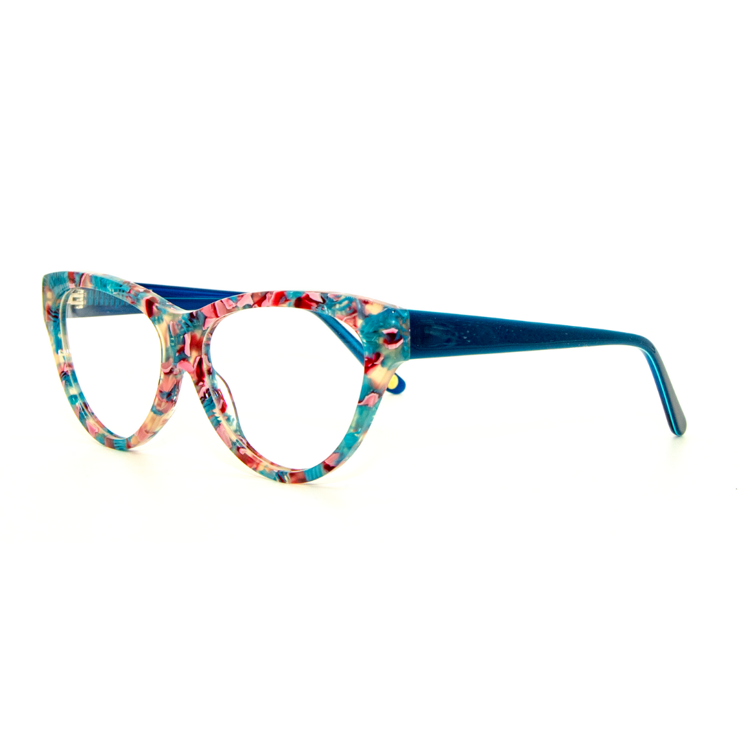 ISO view of the simple and elegant Ida optical frames for adults, emphasizing their clean and versatile design.